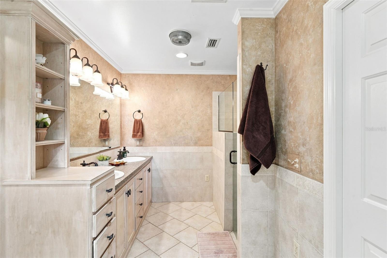 1555 Rowe Ln Property Photo 17