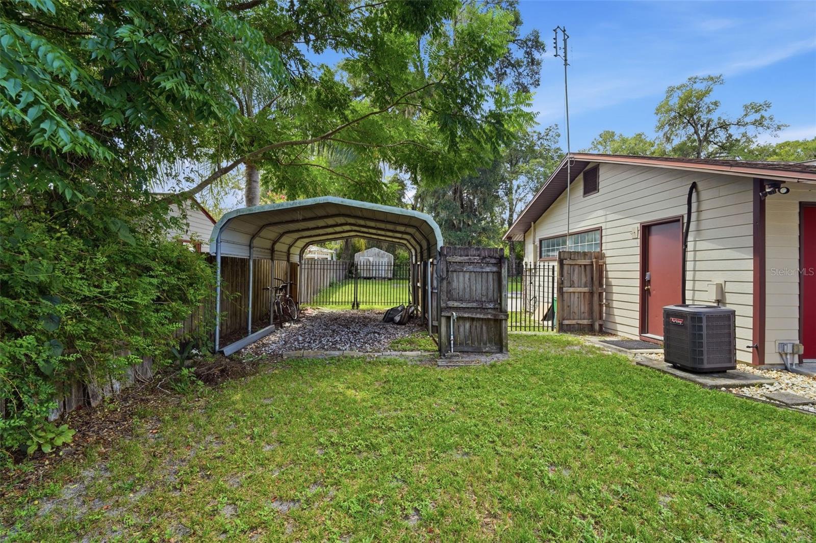 1555 Rowe Ln Property Photo 29