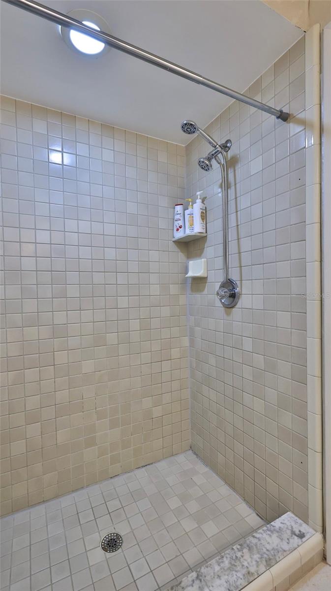 932 Meadow View Dr #c Property Photo 15