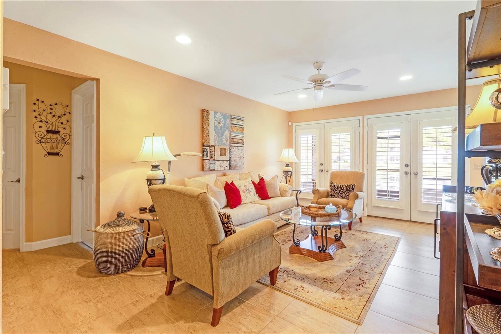 150 Blue Heron Dr #b Property Photo 8