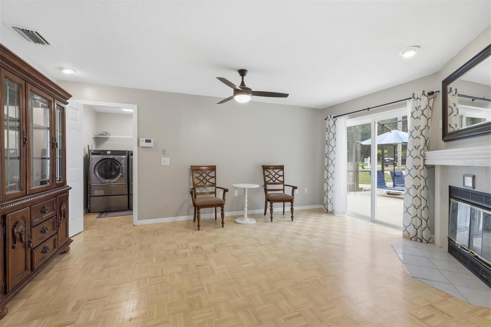 1095 E Wisconsin Ave Property Photo 12