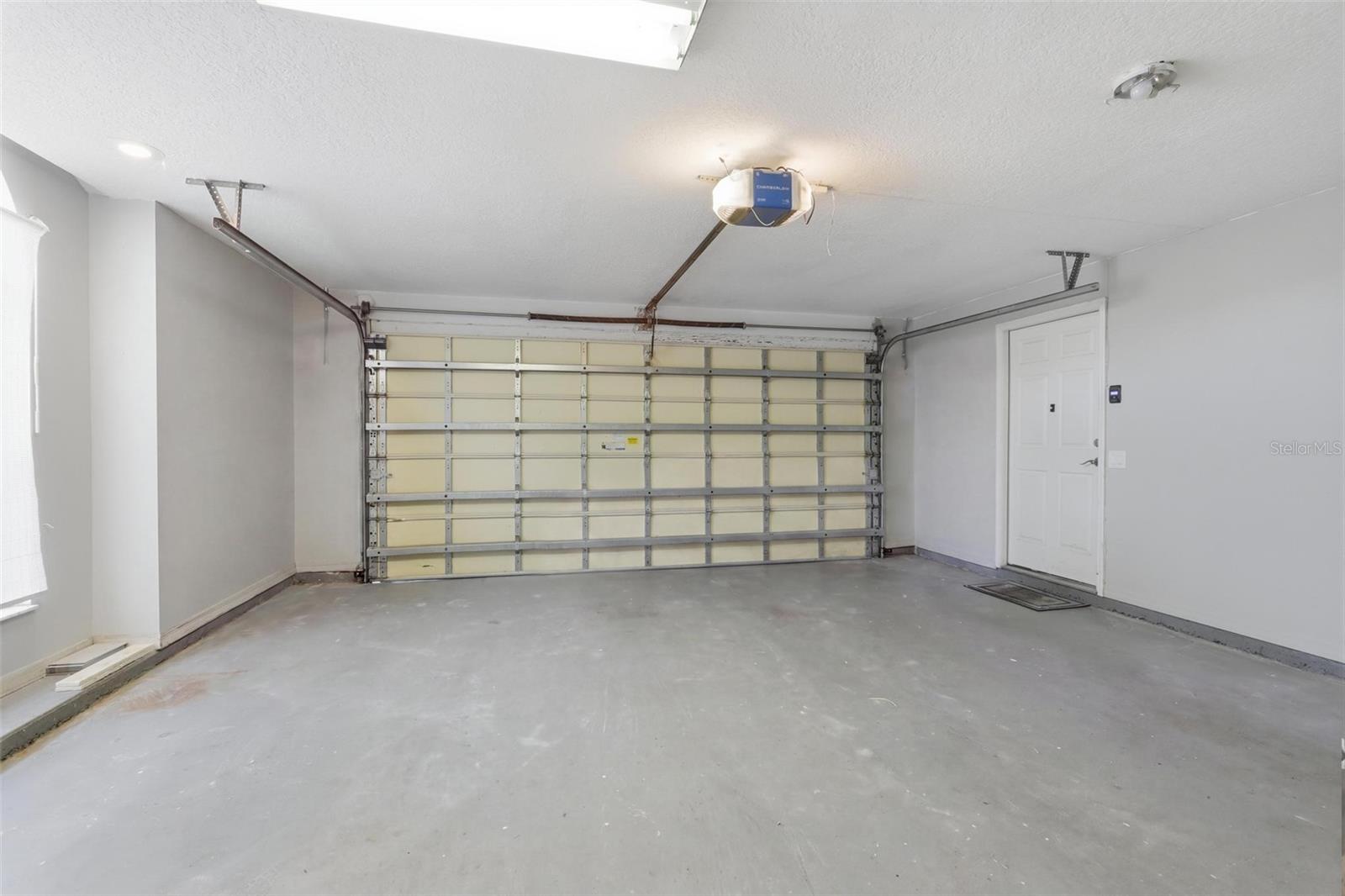 1095 E Wisconsin Ave Property Photo 44