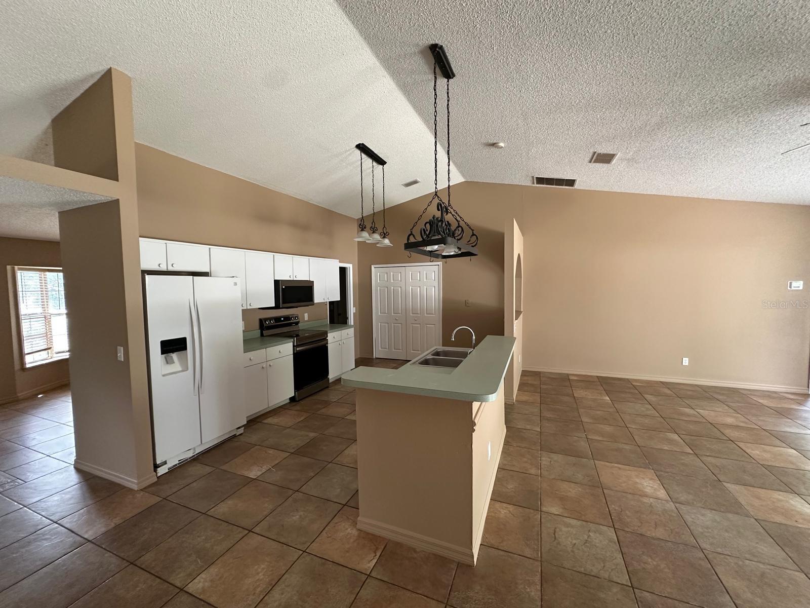 1730 Sumatra Ave Property Photo 5