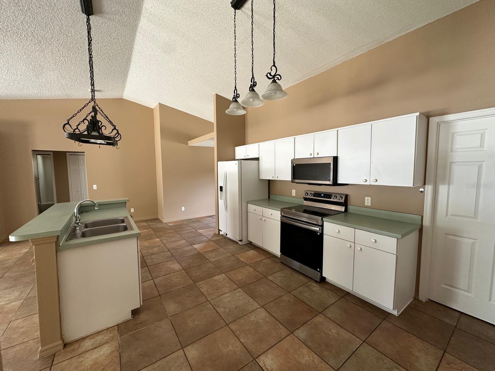 1730 Sumatra Ave Property Photo 6