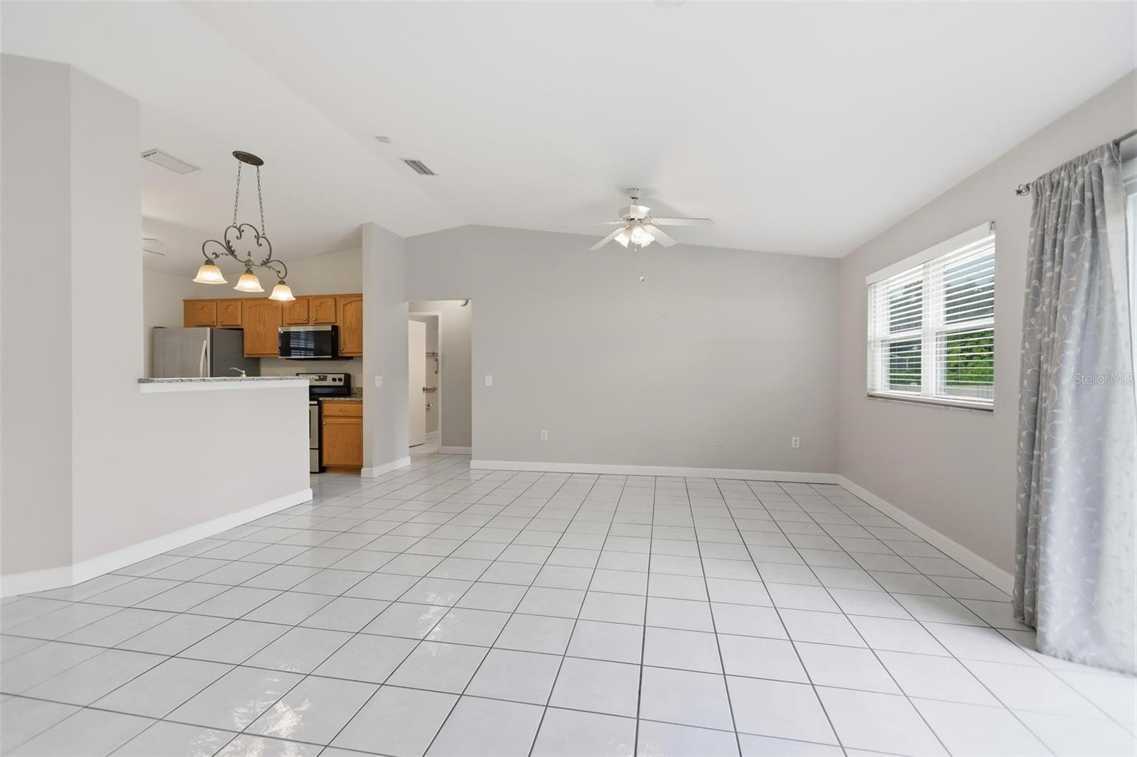 1679 W Euclid Ave Property Photo 5