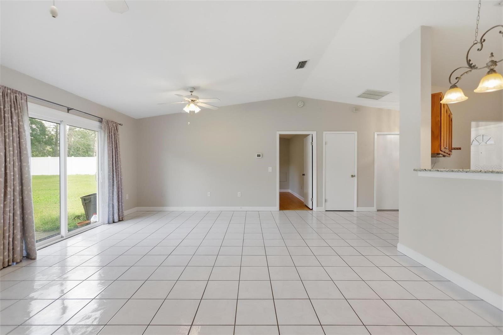 1679 W Euclid Ave Property Photo 8