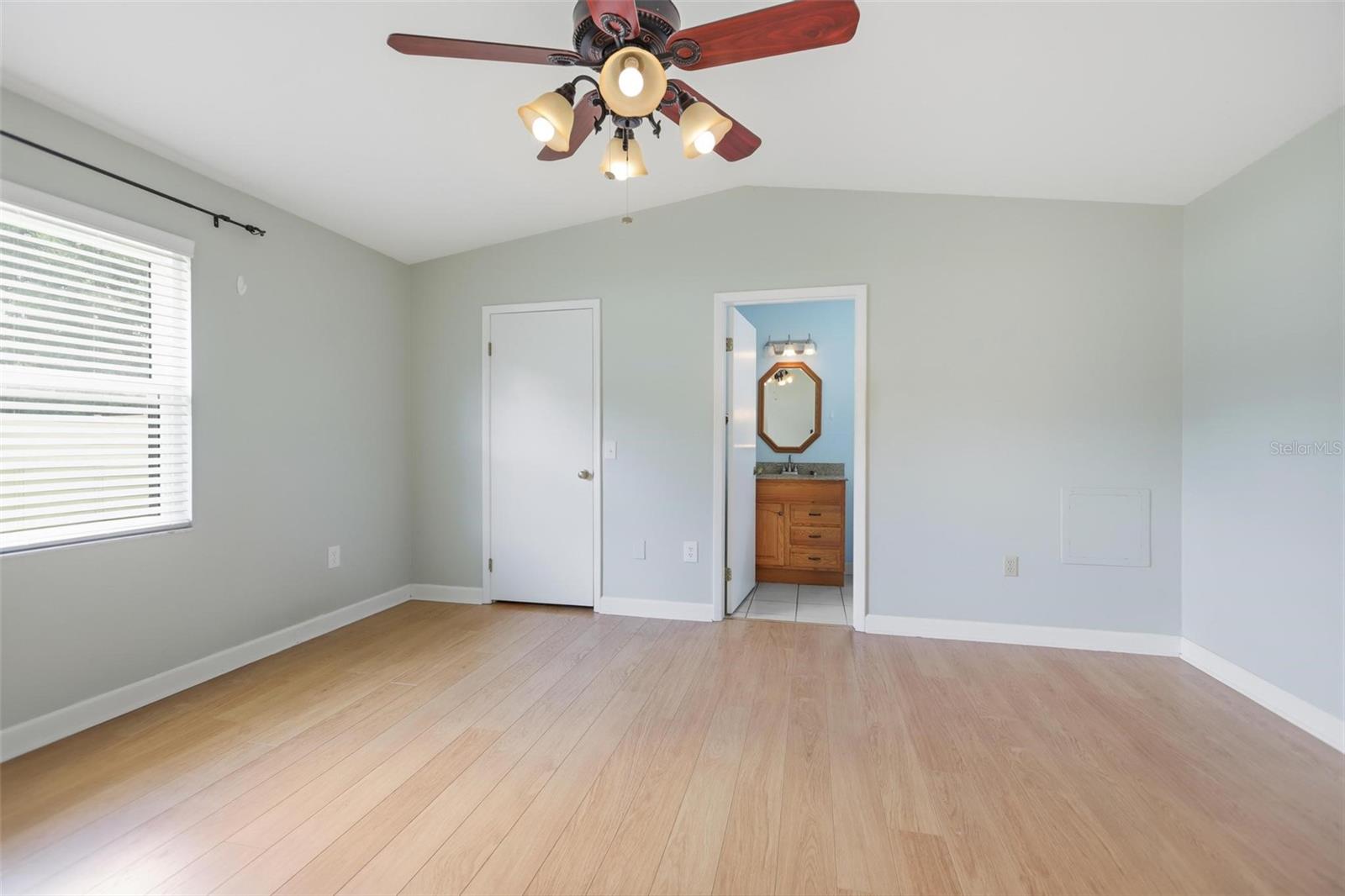1679 W Euclid Ave Property Photo 13