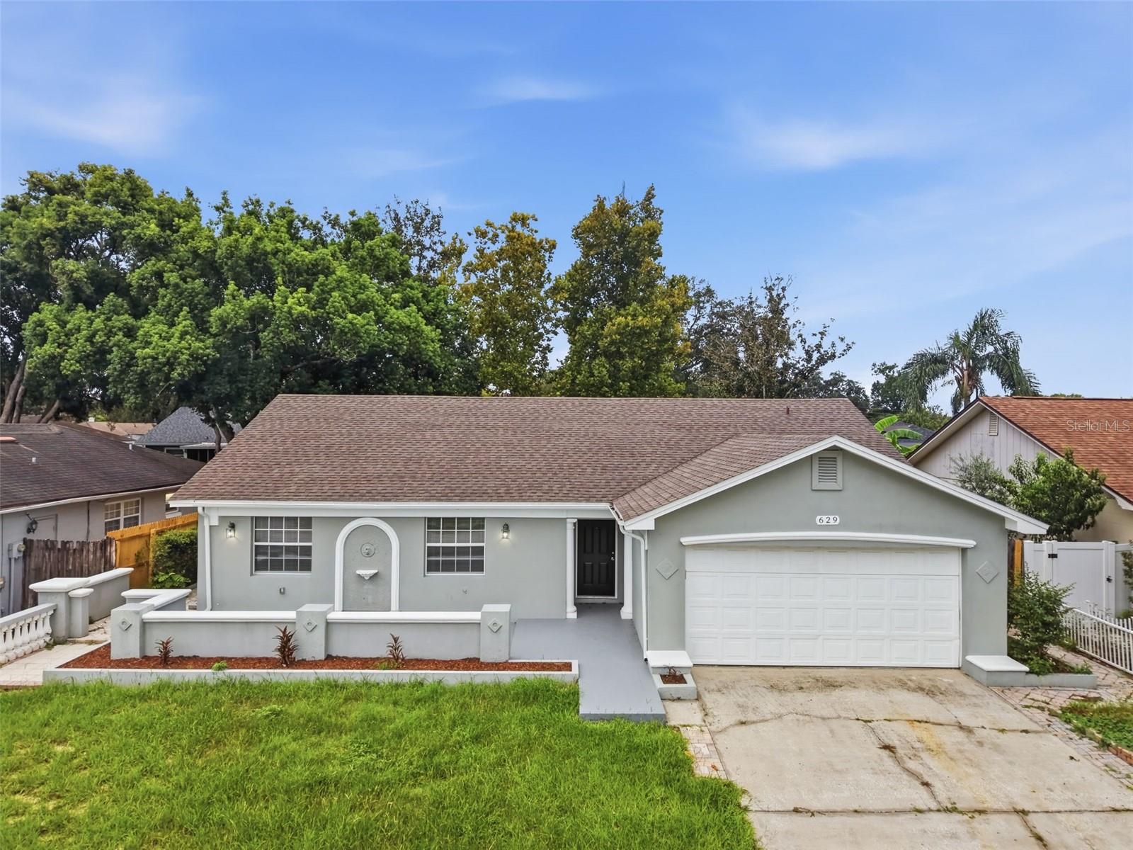 629 La Salle Dr Property Photo