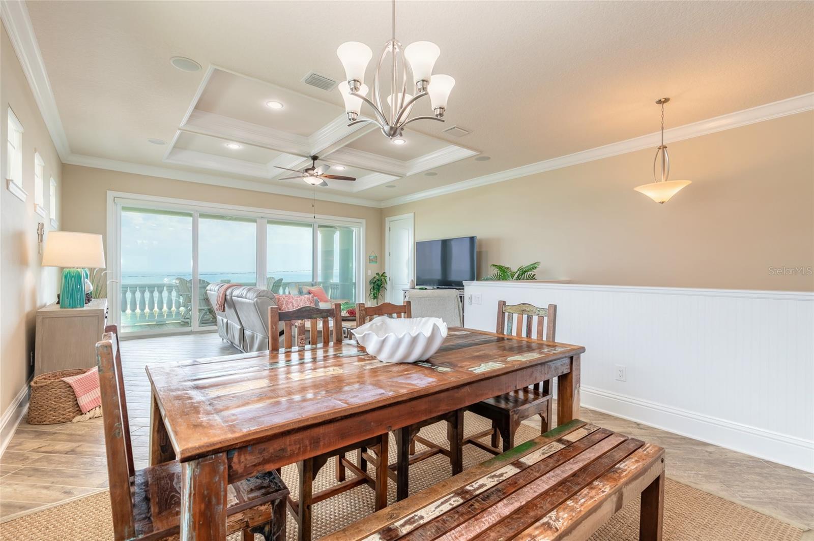 2282 S Ocean Shore Blvd Property Photo 7