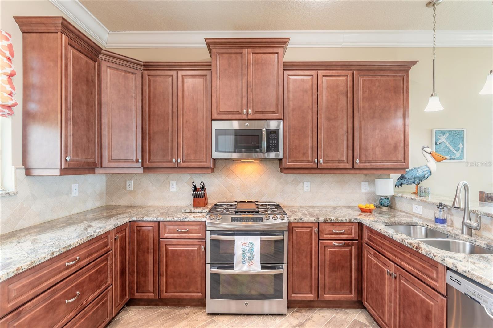 2282 S Ocean Shore Blvd Property Photo 10