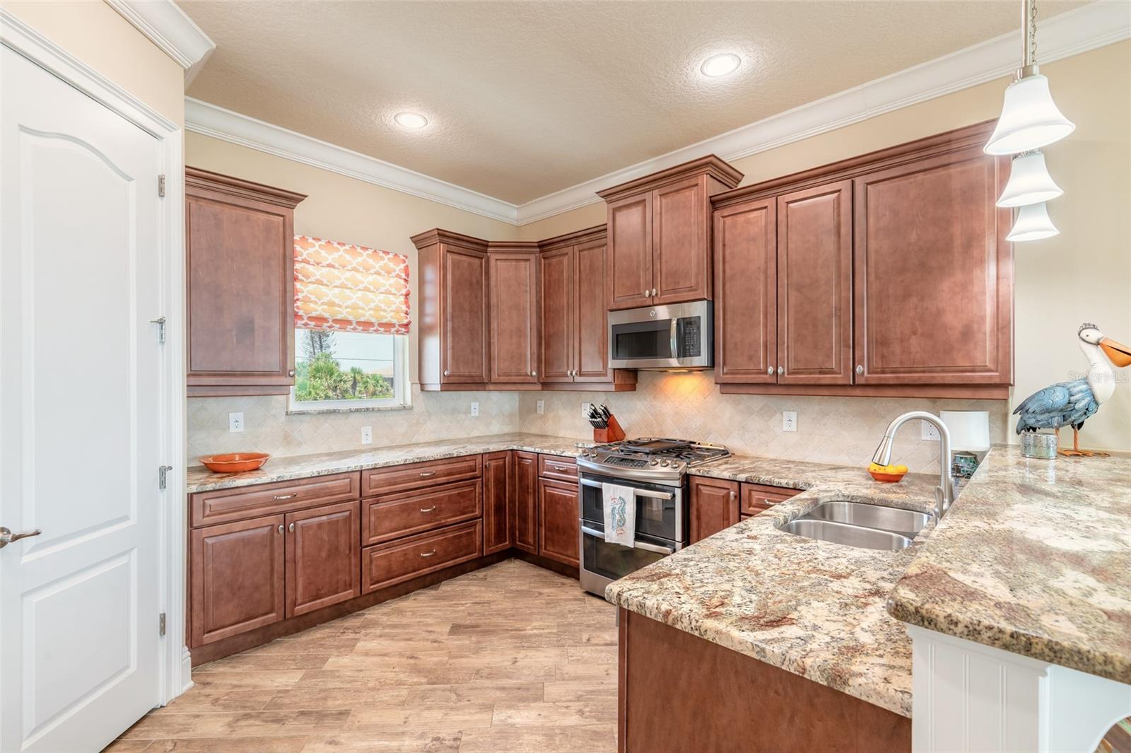 2282 S Ocean Shore Blvd Property Photo 12