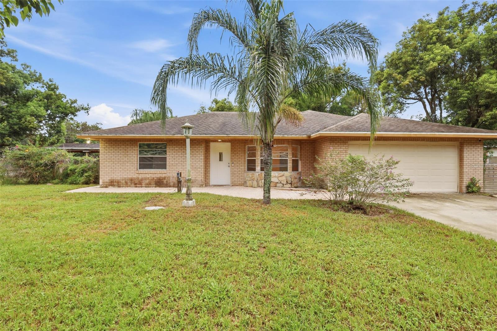 1098 E De Carlo Dr Property Photo 1
