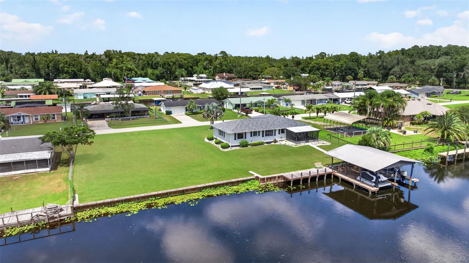 1613 Juno Trl Property Photo 4