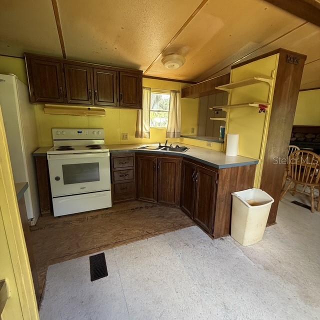 45600 Panther St Property Photo 5