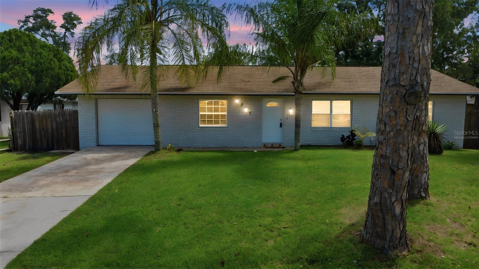 3307 Pine Tree Dr Property Photo 1