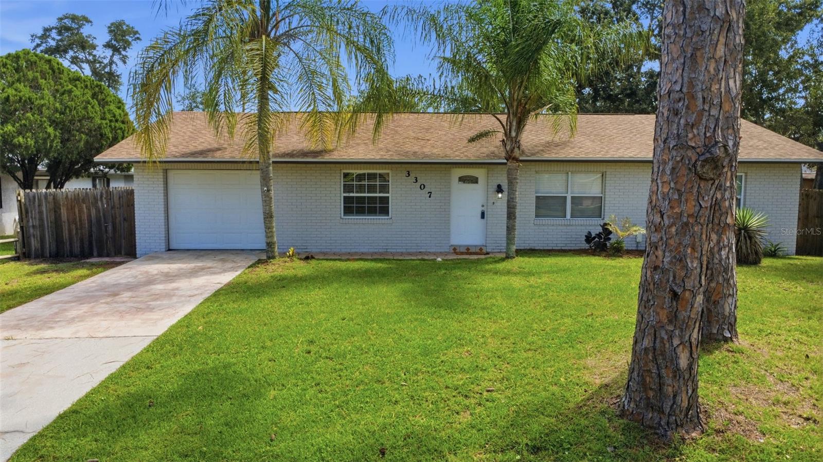 3307 Pine Tree Dr Property Photo 2
