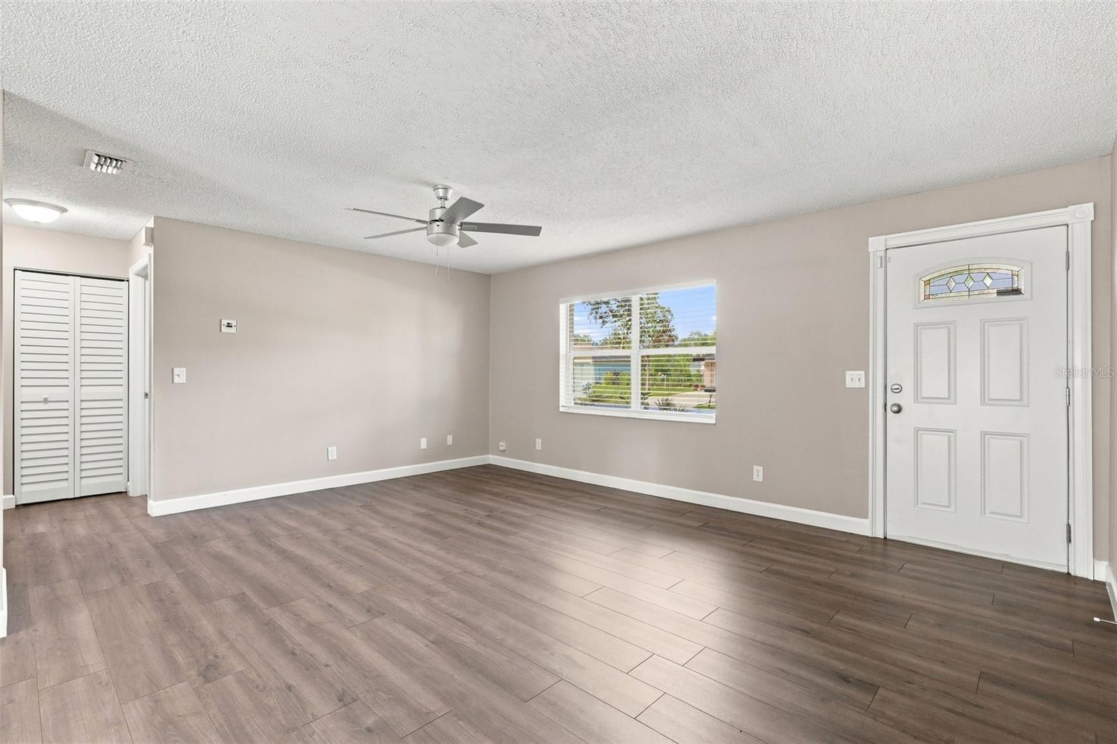 3307 Pine Tree Dr Property Photo 7