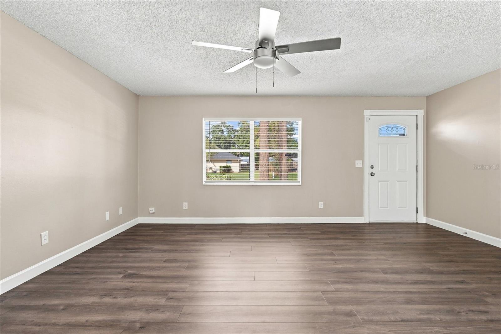 3307 Pine Tree Dr Property Photo 8
