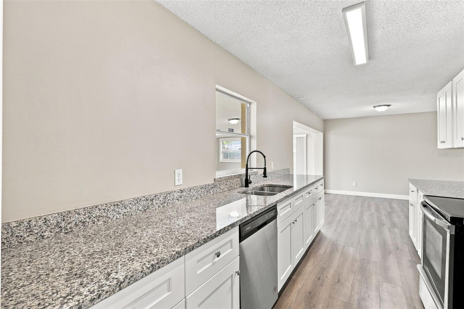 3307 Pine Tree Dr Property Photo 23