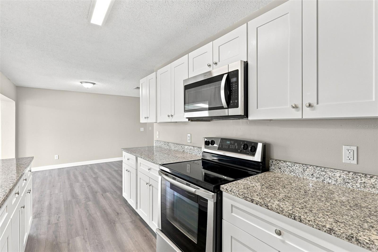 3307 Pine Tree Dr Property Photo 24