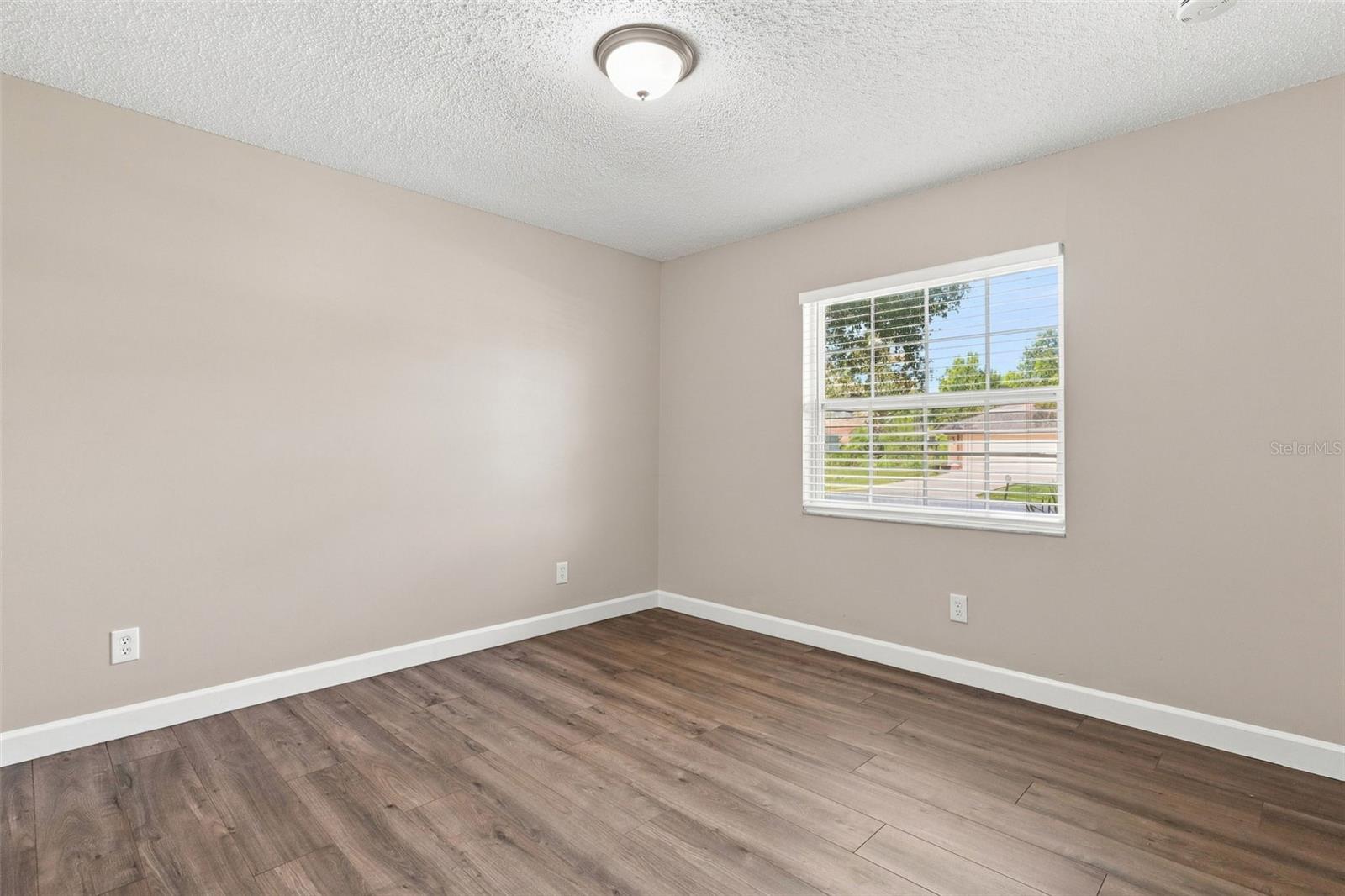 3307 Pine Tree Dr Property Photo 27