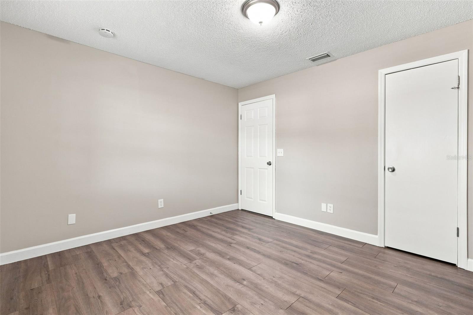 3307 Pine Tree Dr Property Photo 29