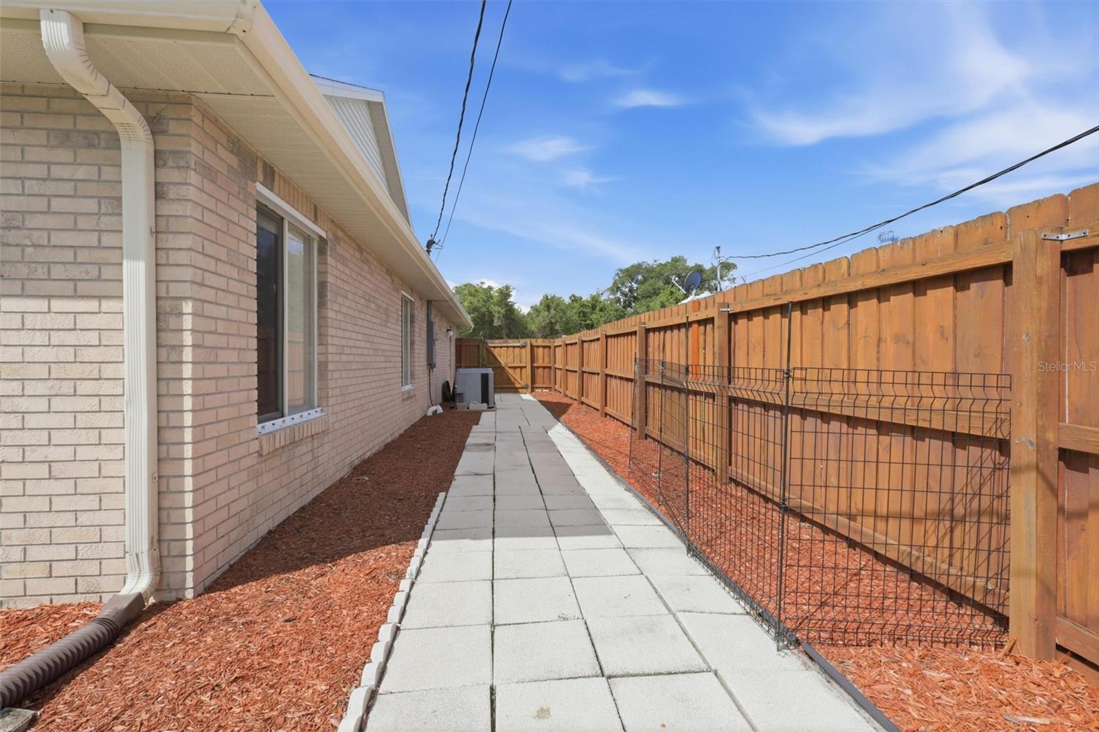 1121 Glendale Ave Property Photo 37