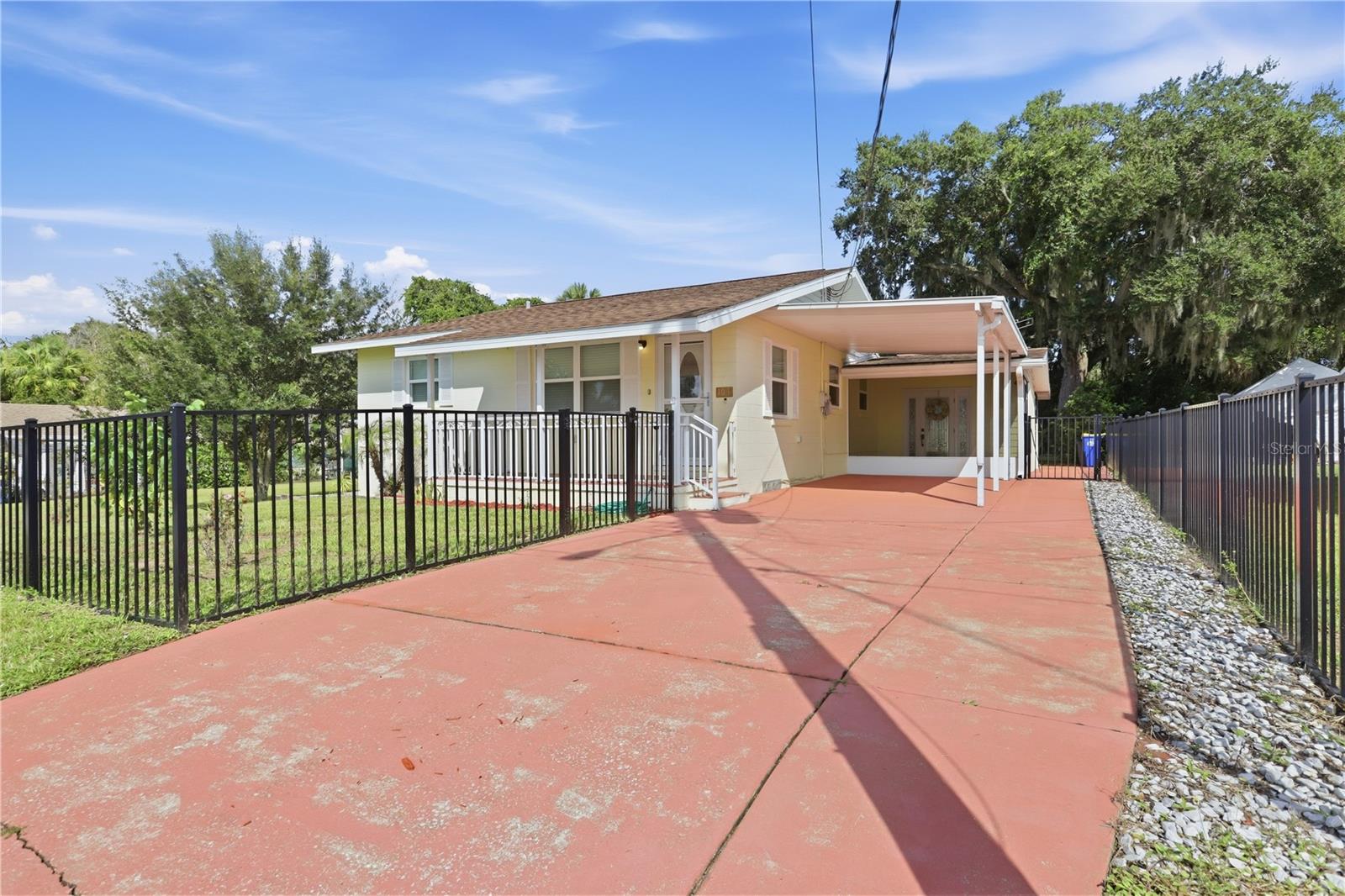 109 Western Ave Property Photo 4