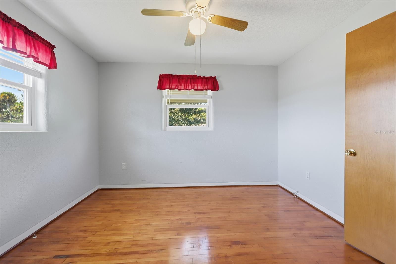 109 Western Ave Property Photo 12