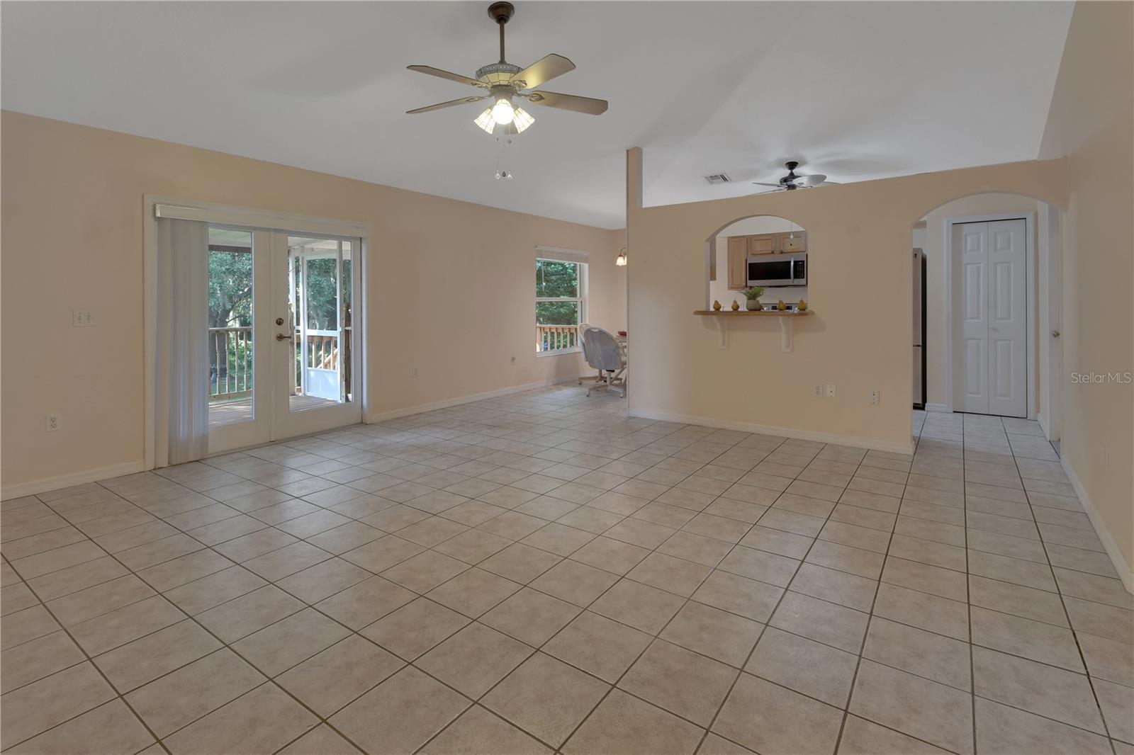 2249 Hontoon Rd Property Photo 4