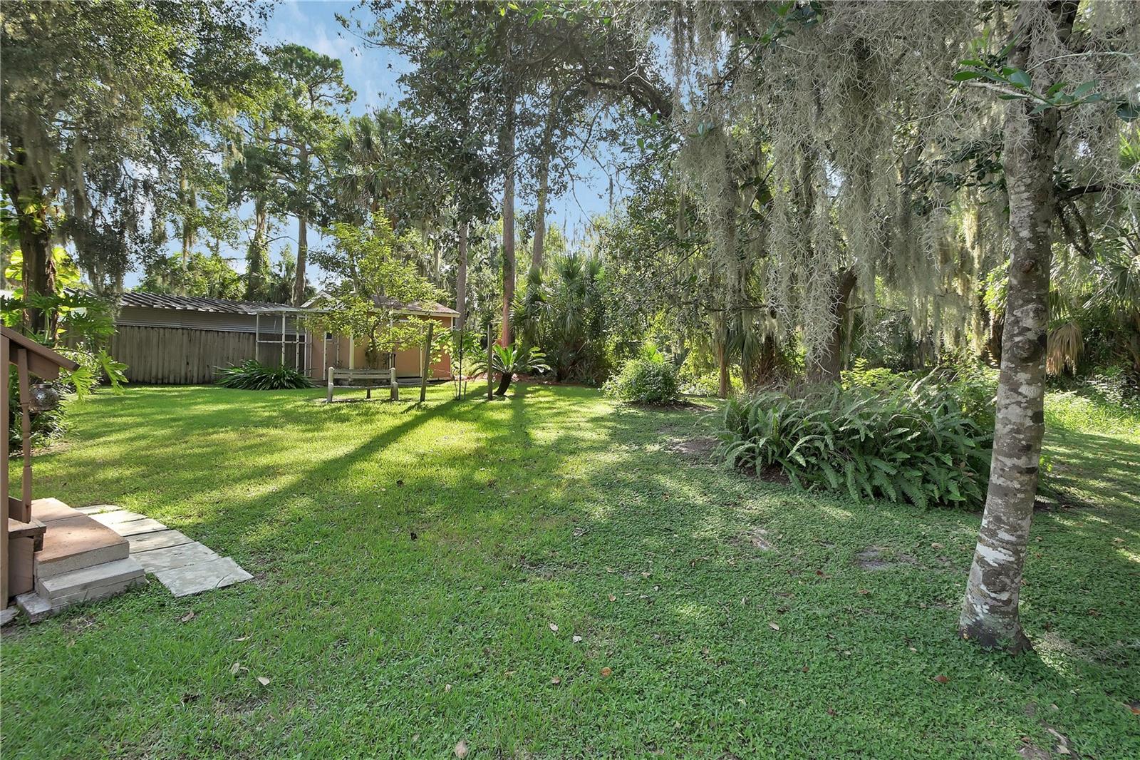 2249 Hontoon Rd Property Photo 10