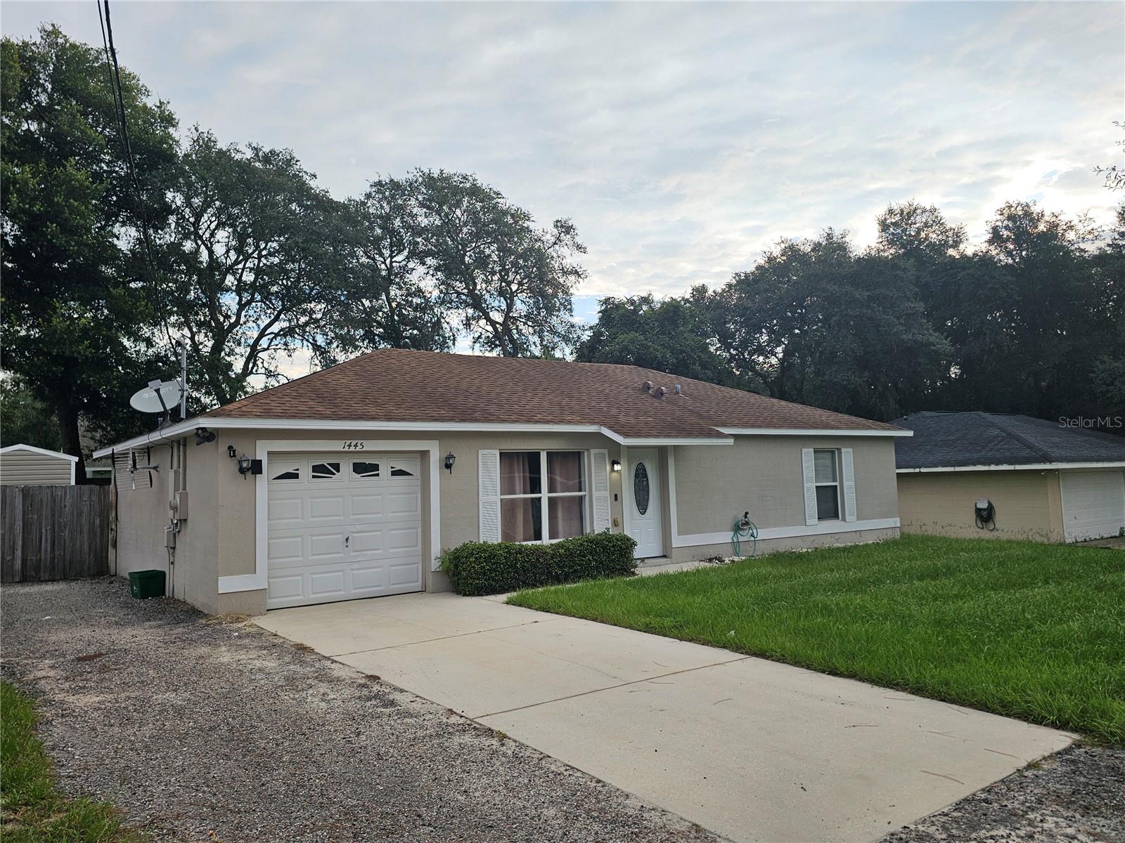 1445 3rd St Property Photo 6
