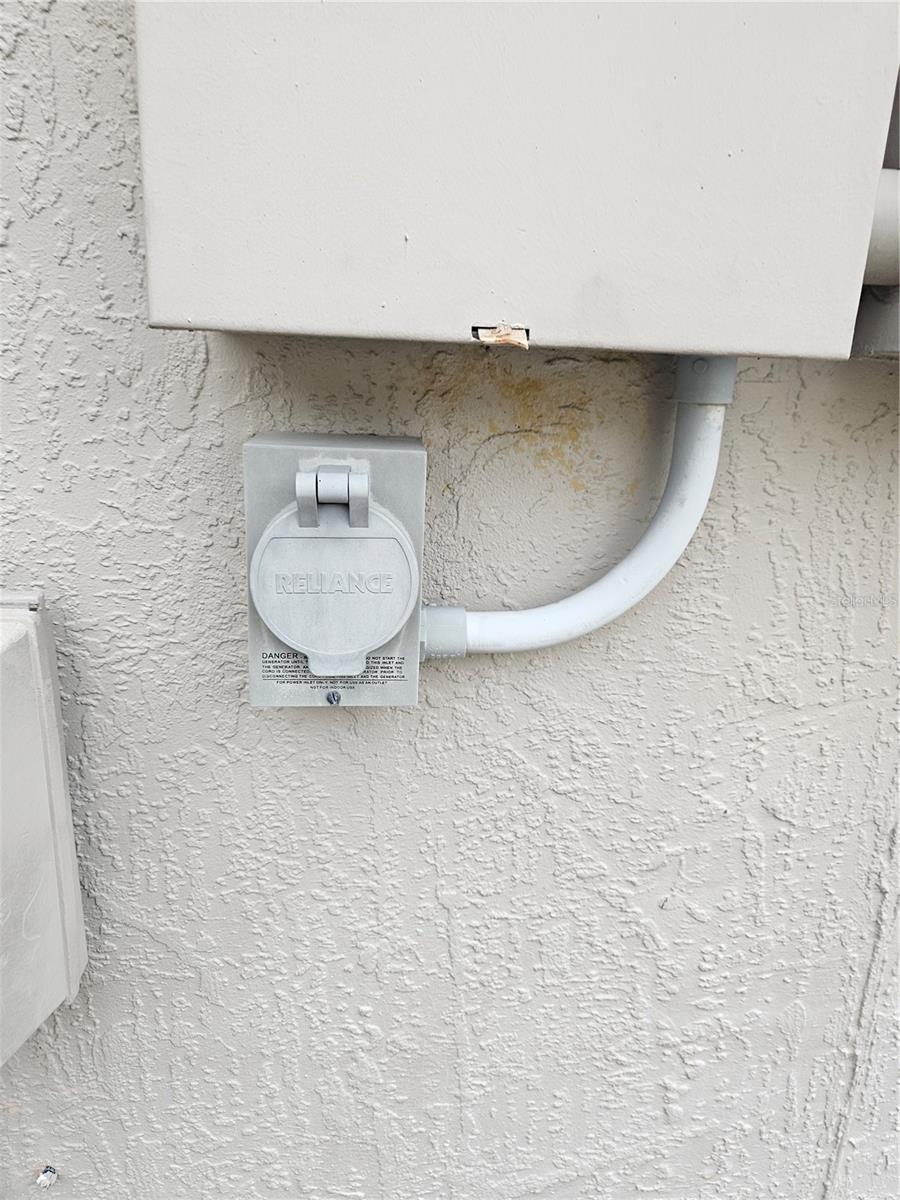 1445 3rd St Property Photo 9