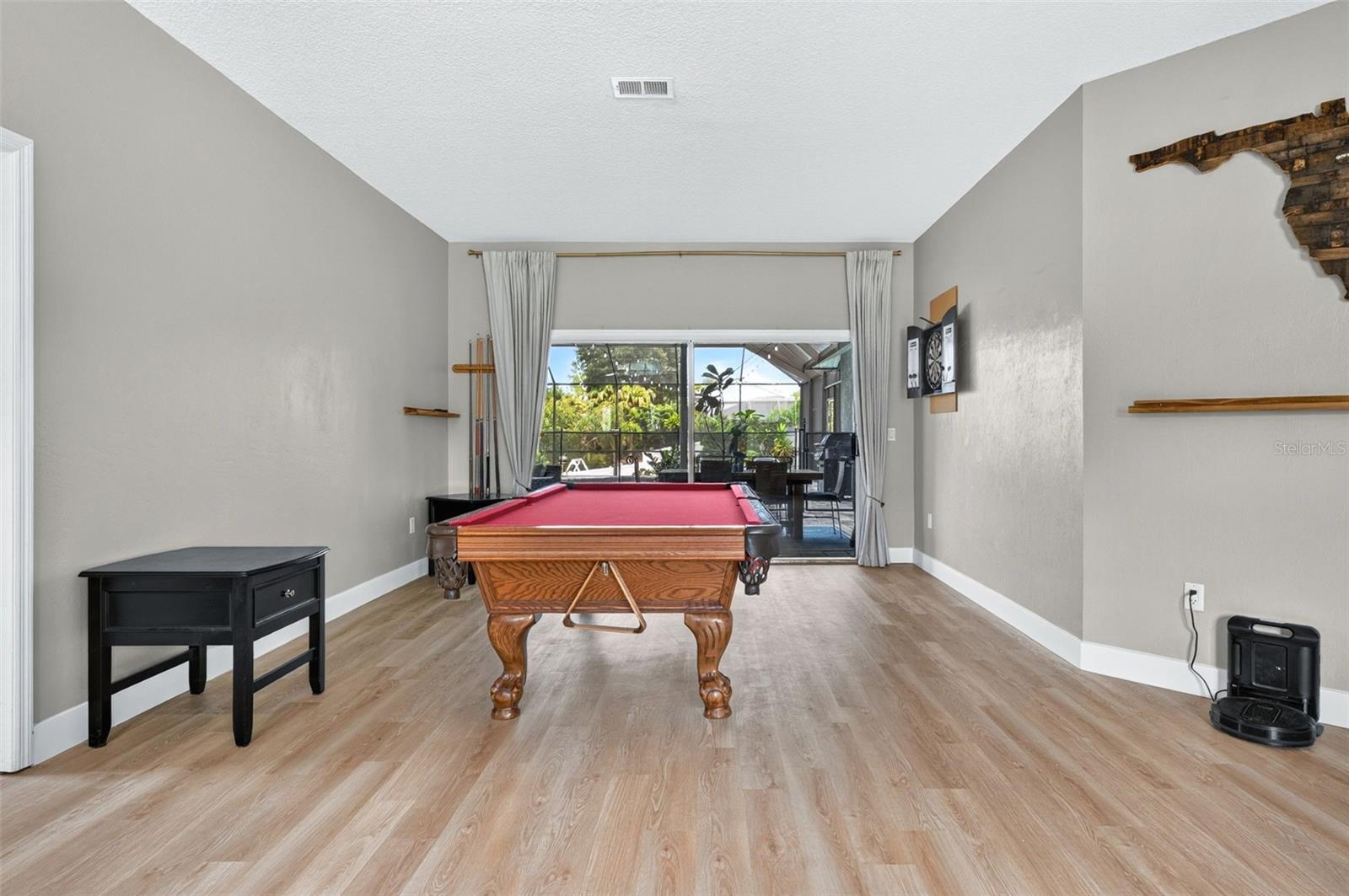 16 Cherrytree Ct Property Photo 11