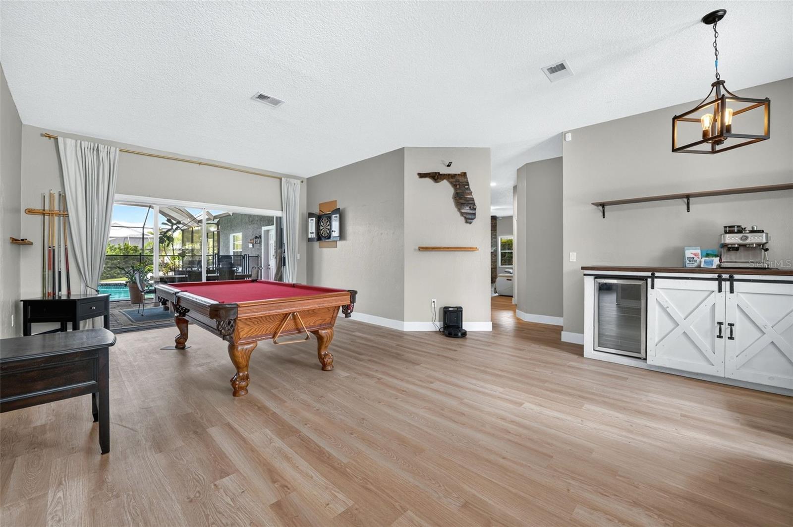 16 Cherrytree Ct Property Photo 15