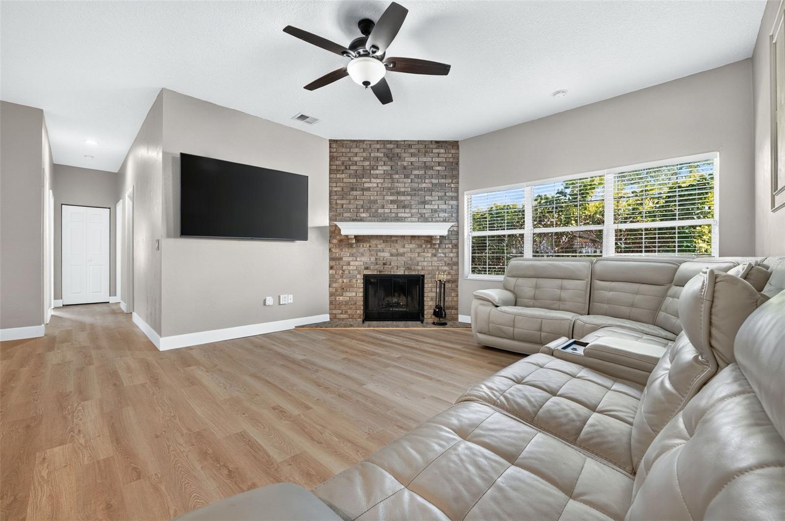 16 Cherrytree Ct Property Photo 30