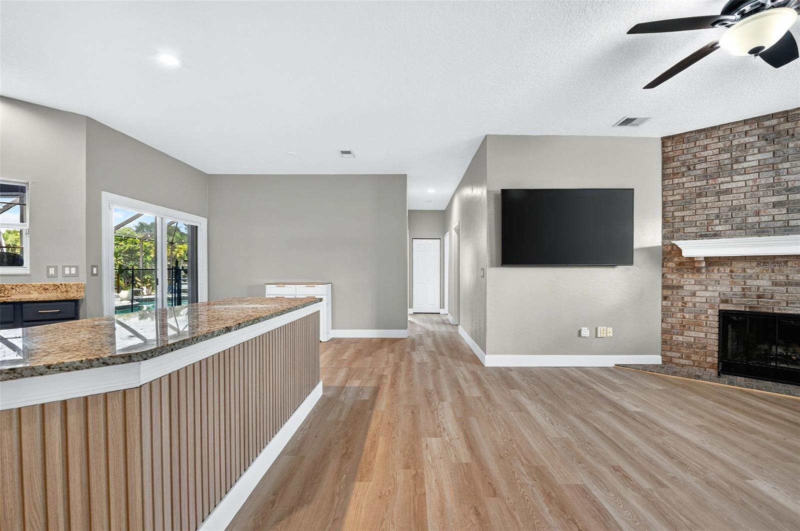 16 Cherrytree Ct Property Photo 33