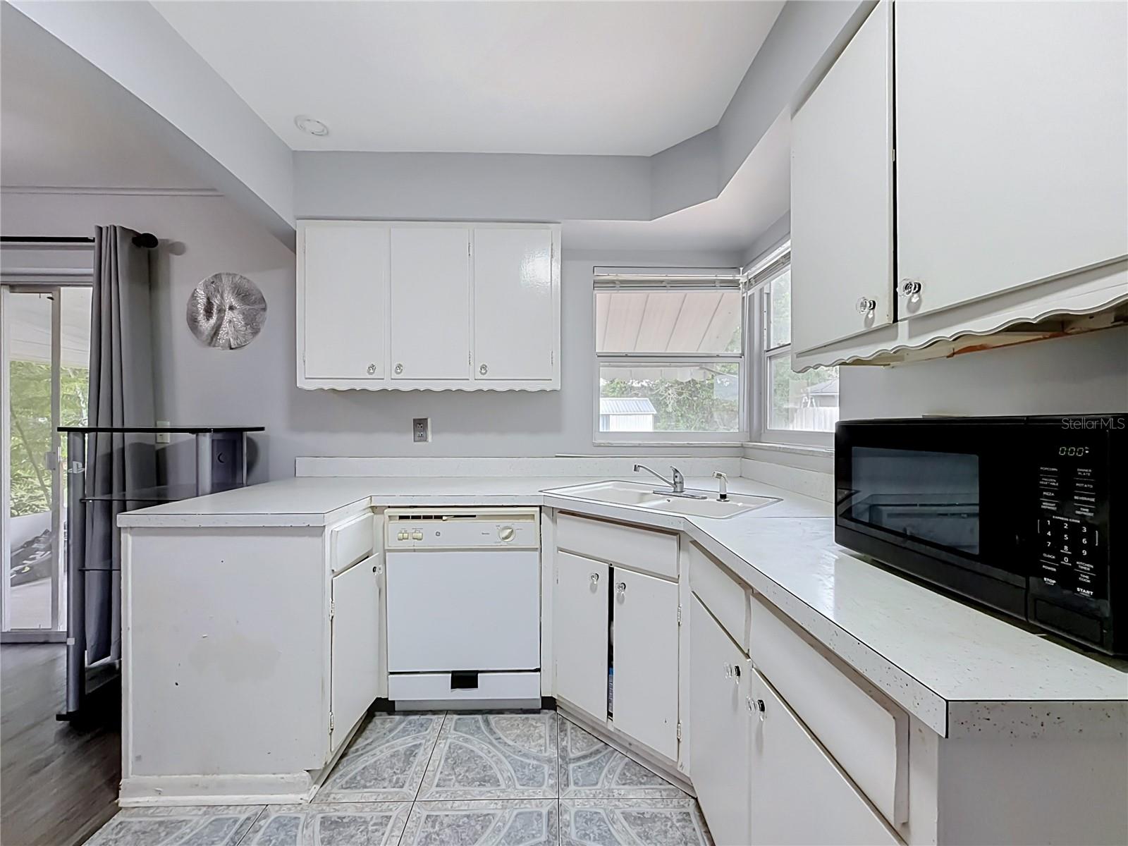 1371 Rockhill St Property Photo 19
