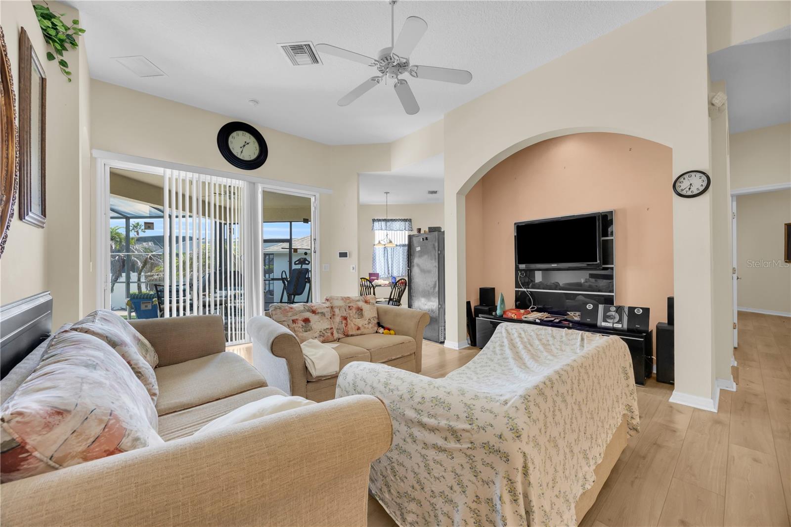 655 Montara Dr Property Photo 4