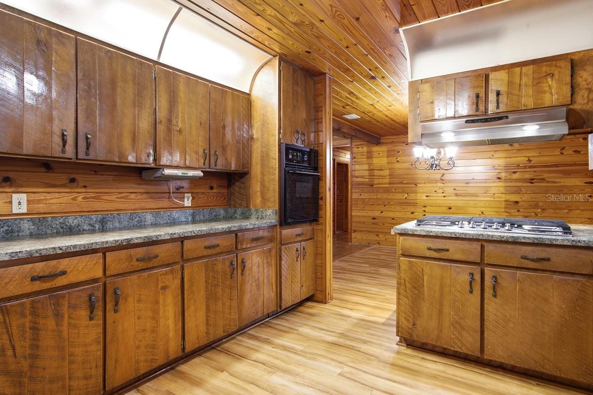 2259 Brownlee Rd Property Photo 21