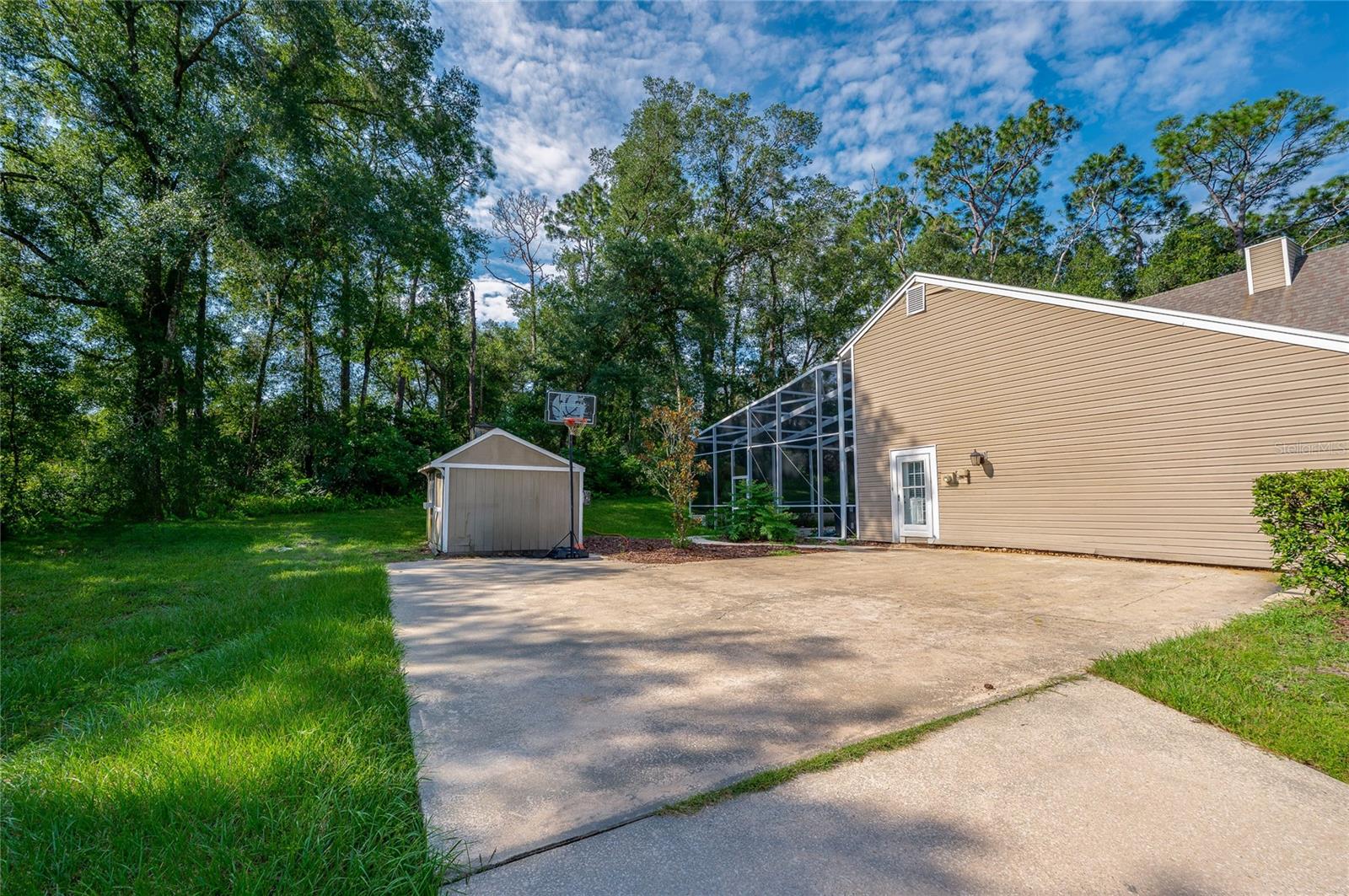 2081 Pennsylvania Dr Property Photo 49