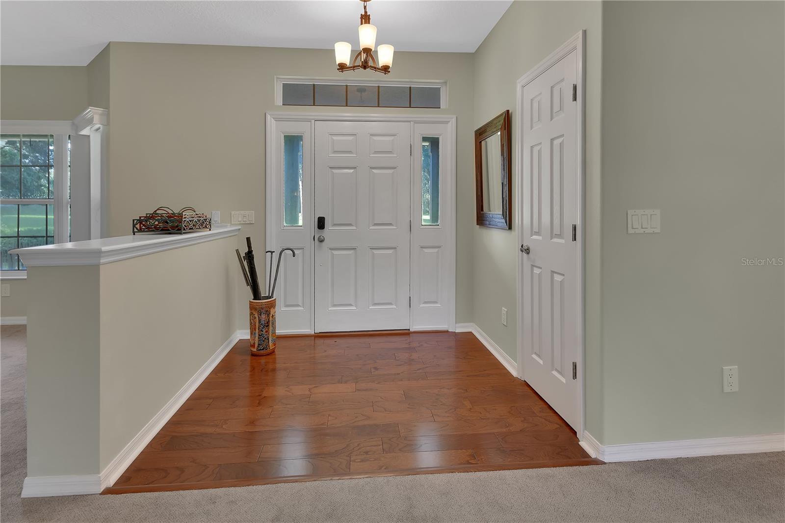 1925 Glenwood Oaks Ln Property Photo 3