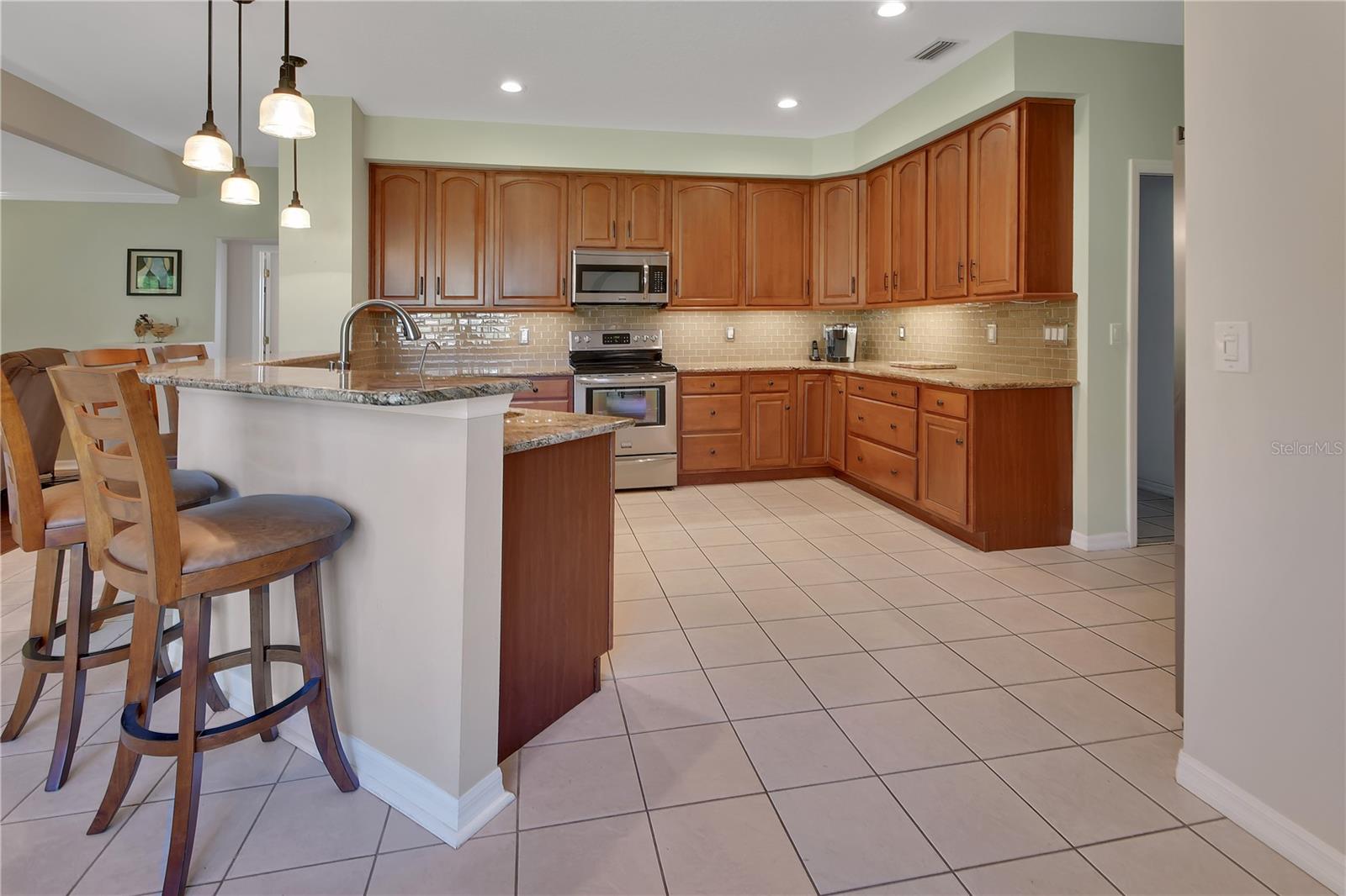 1925 Glenwood Oaks Ln Property Photo 10