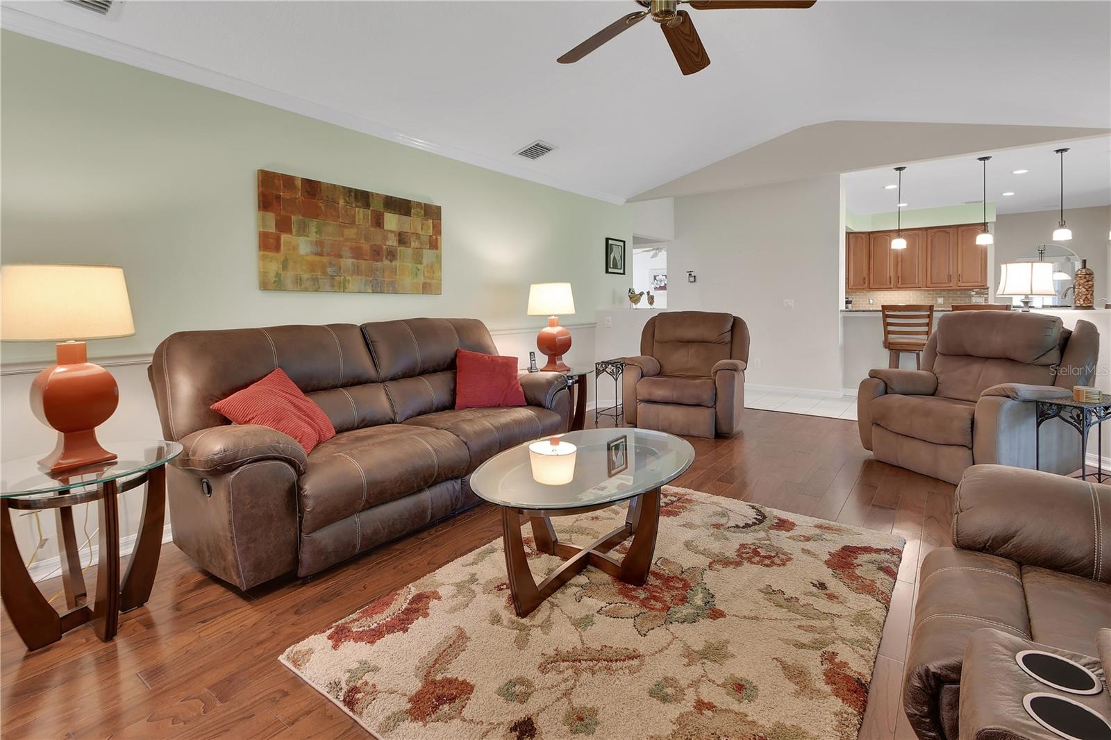 1925 Glenwood Oaks Ln Property Photo 16