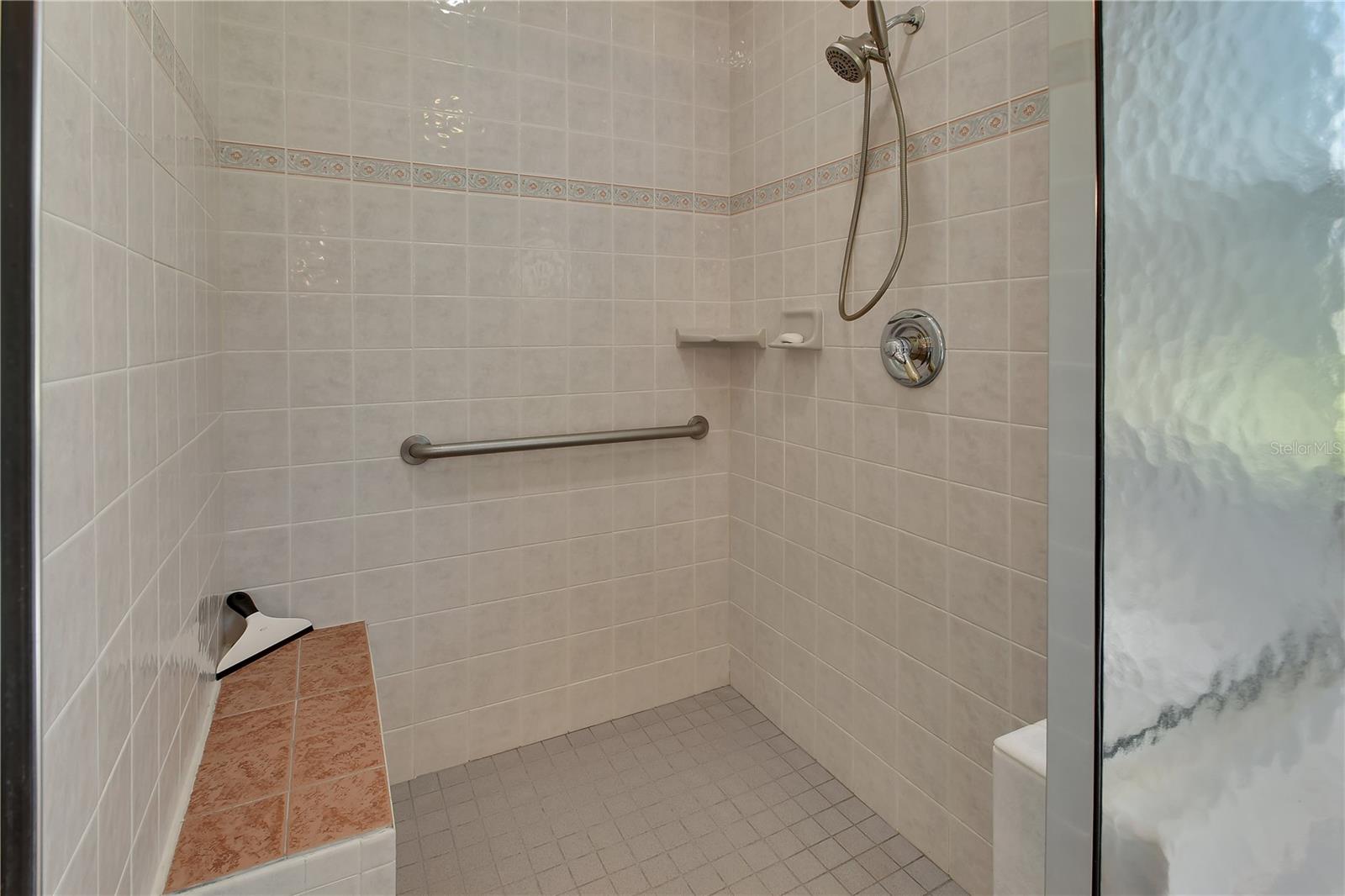 1925 Glenwood Oaks Ln Property Photo 22