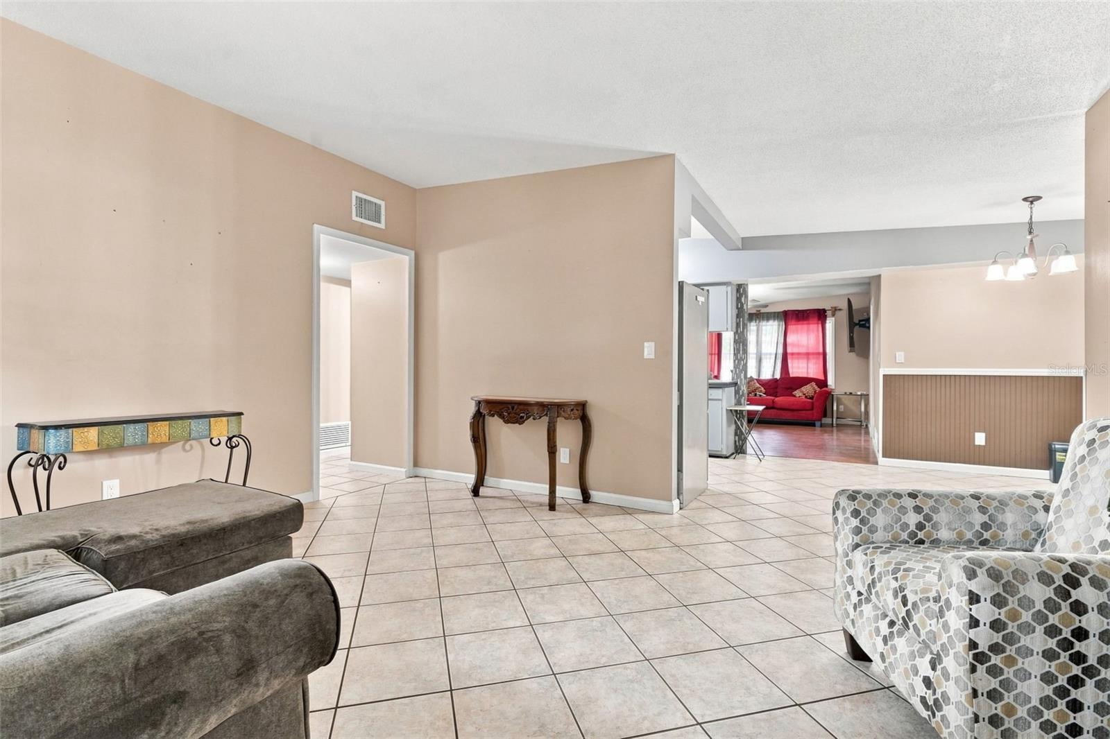 275 Abbott Ave Property Photo 4