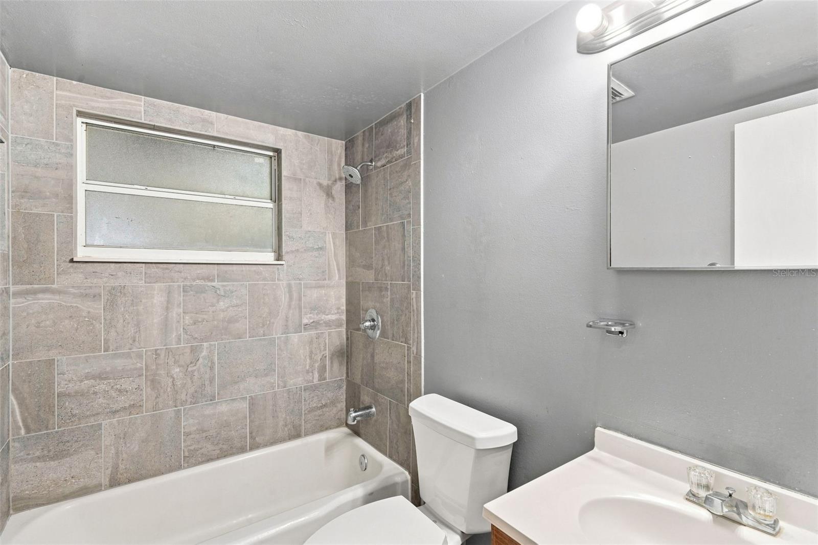 275 Abbott Ave Property Photo 15