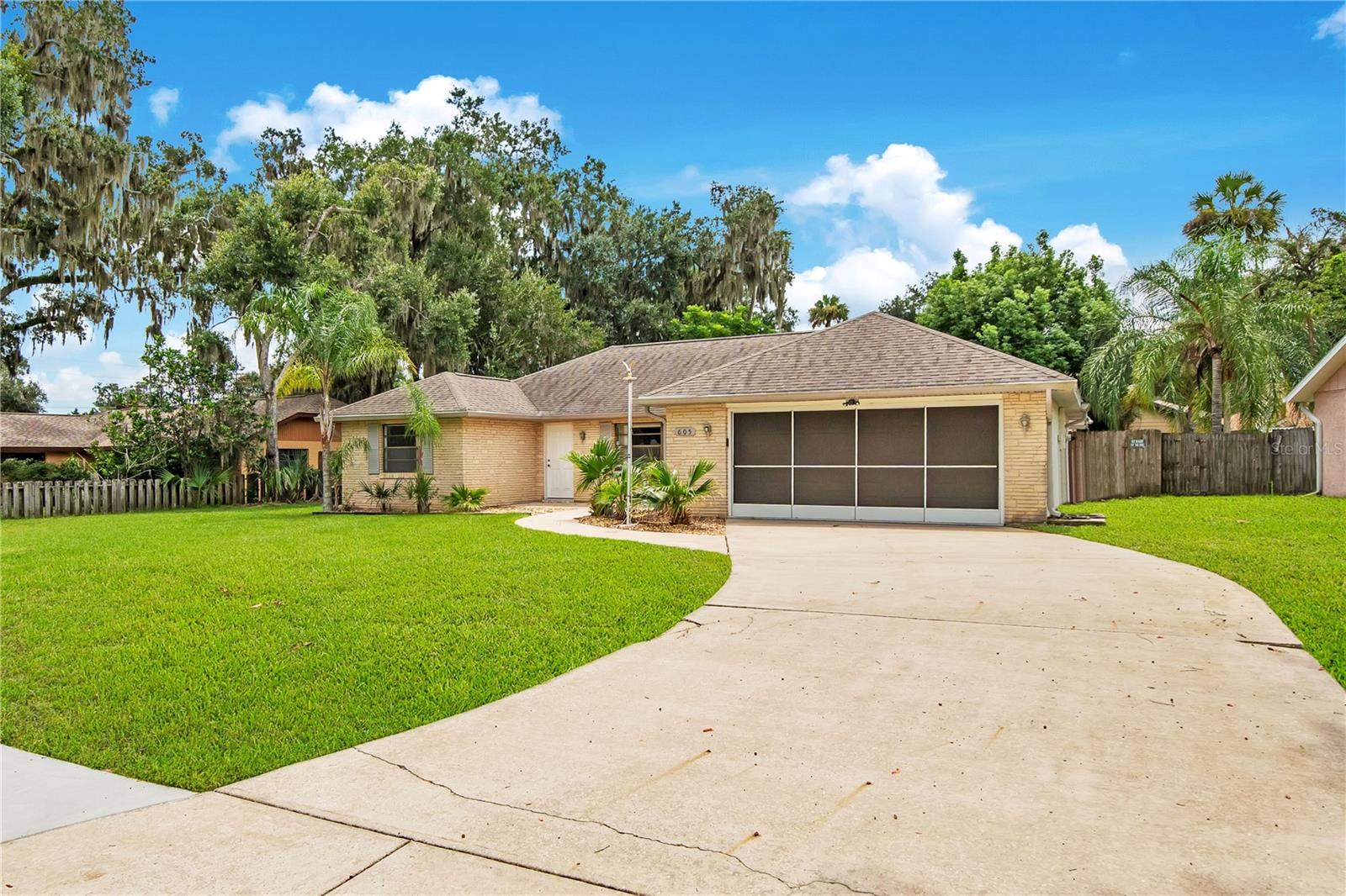 605 Boars Head Dr Property Photo 3