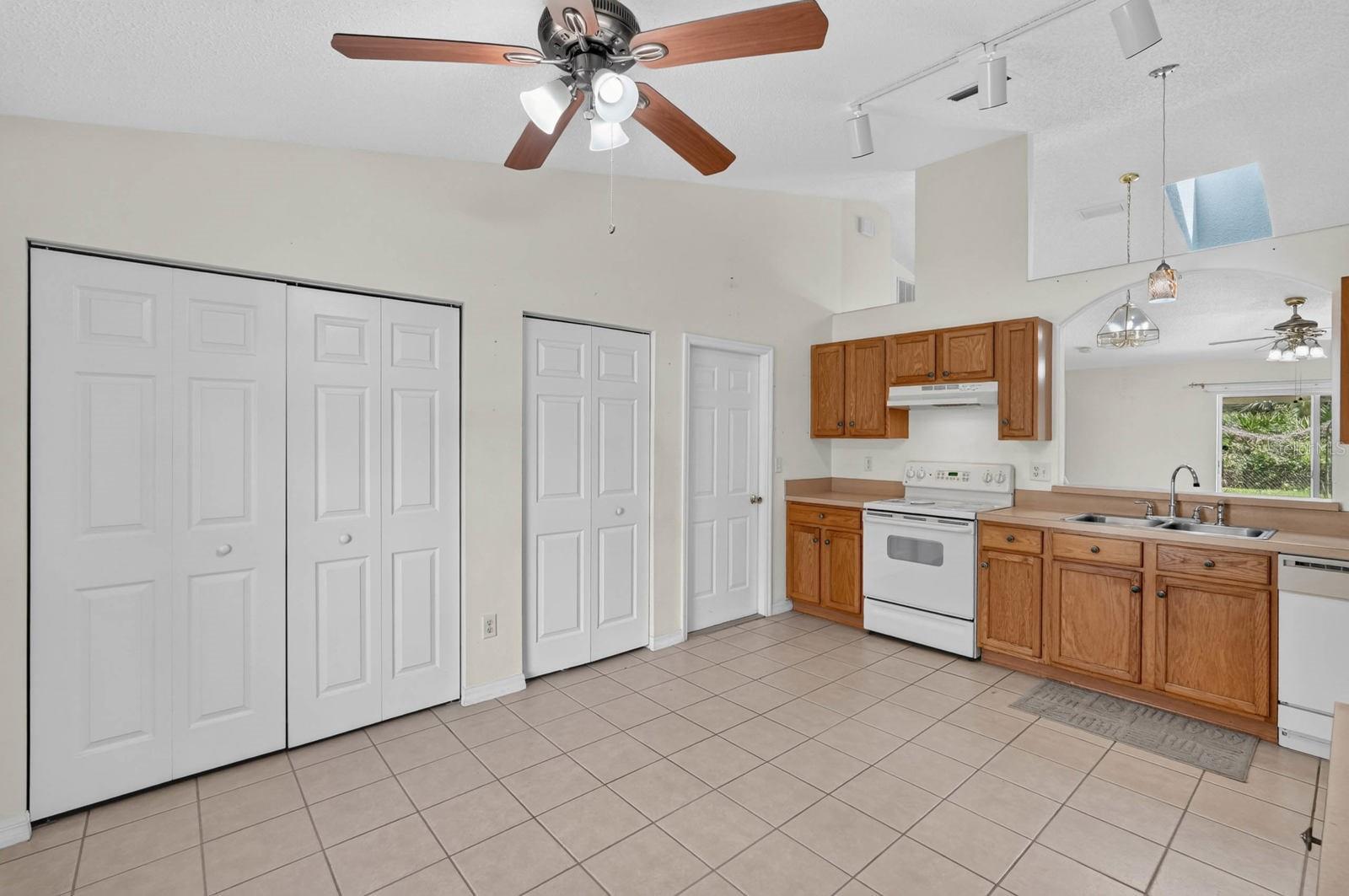 25 Rymshaw Dr Property Photo 10