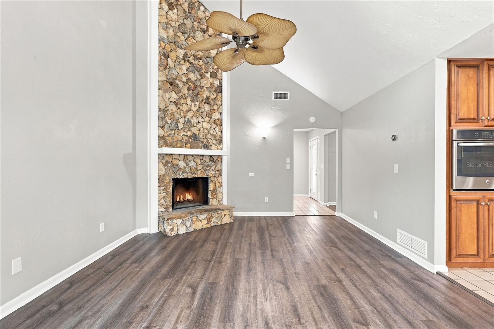 4 Red Bud Ln Property Photo 17